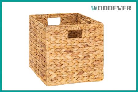 Panier de rangement tissé en jacinthe d'eau FSC pliable avec poignées intégrées Fabrication au Vietnam. - WOODEVER Le panier tissé en jacinthe d'eau du Vietnam peut être personnalisé en taille, couleur, forme, matériau et logo de marque selon les exigences du client.